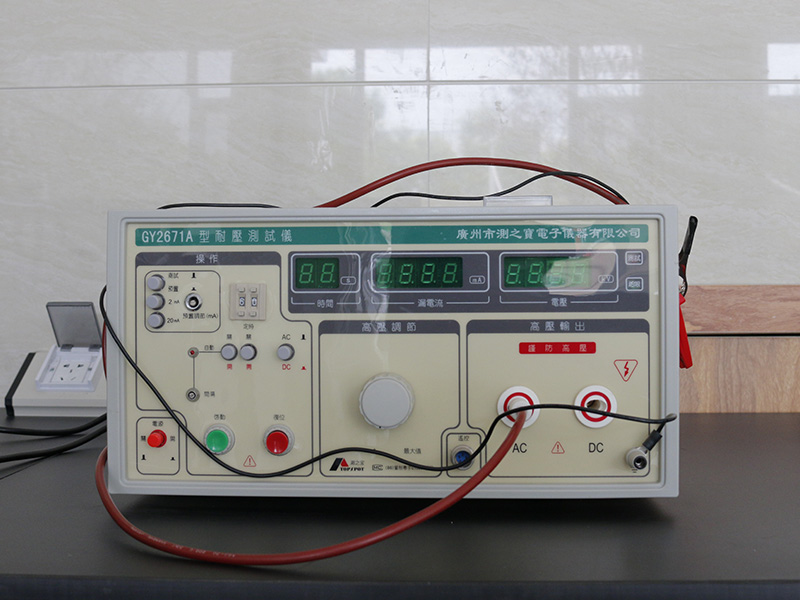 耐压测试仪